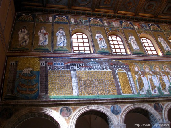 Церква Сан Аполинаре, Равенна   Мозаїки в церкву Сан Аполинаре в Равенні