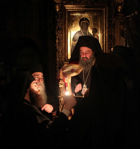 Сьогодні в Афонському монастирі   Ватопед   , Який є зберігачем Пояса Пресвятої Богородиці, урочисто відзначають день пам'яті святого Єфрема Сирина