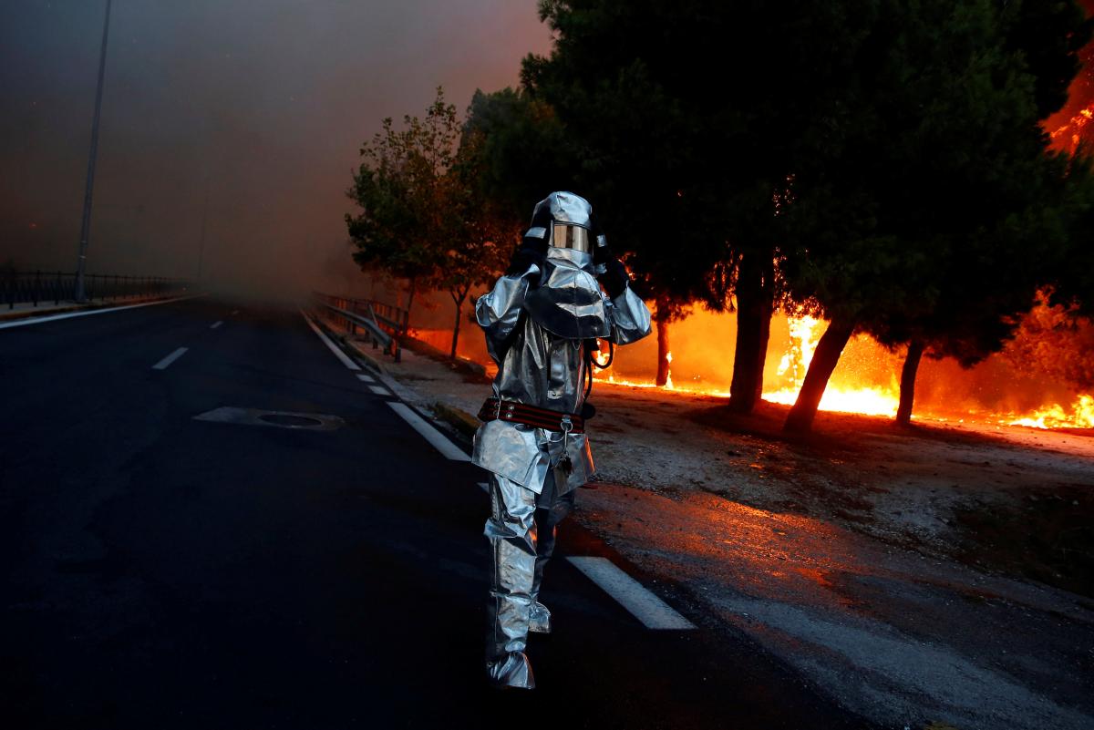 Влада Греції оголосила триденний траур у країні, а також запросили допомогу в гасінні пожеж у інших європейських країн
