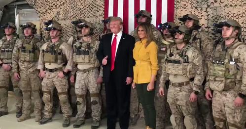 Прес-секретар Білого дому Сара Сандерс пояснила через Twitter, що метою візиту було особисто подякувати військовим за їх службу і побажати їм щасливого Різдва