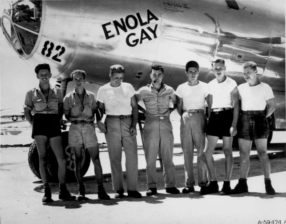 Екіпаж Enola Gay за кілька годин до бомбардування Хіросіми