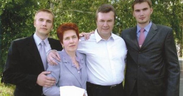 Навколо особистого життя легітимного екс-президента Віктора   Януковича   ходить чимало чуток