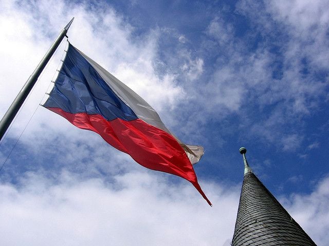 Чеські дипломати назвали спекуляціями інформацію про «роздачу чеського громадянства»
