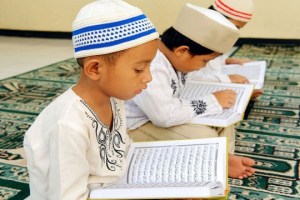 Для захисту та збереження здоров'я маленької дитини крім звичайних фізичних і загальномедичних методів по Ісламу рекомендується використовувати і духовні засоби