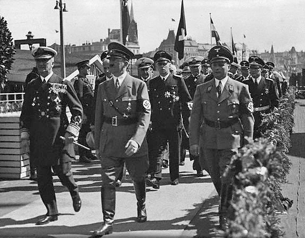 Адже політика Адольфа Гітлера, спрямована на перегляд умов Версальської угоди, повністю влаштовувала Будапешт