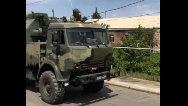 18 липня 2018, 13:20 Переглядів:   Російські військові на ходу стріляють