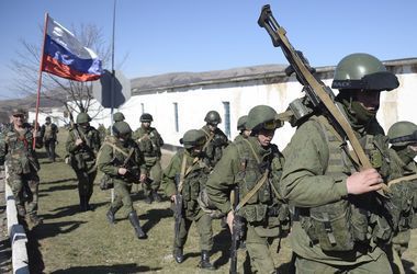 16 березня 2014 року, 20:05 Переглядів:   Російські військовослужбовці блокують частину українських військових об'єктів у Криму