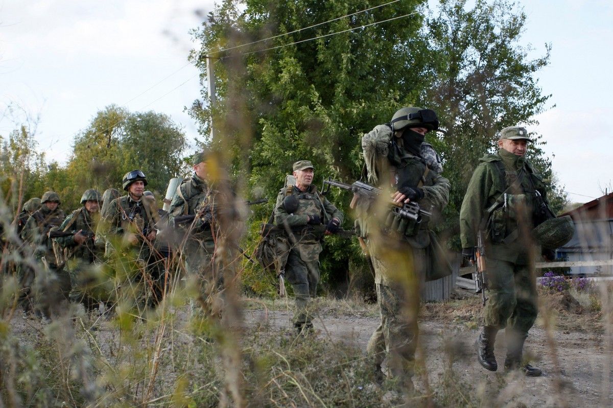 У той же час, за даними прес-центру, загинули четверо українських військових і шестеро поранені