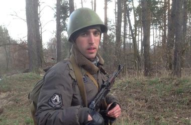 16 травня 2014 року, 7:00 Переглядів:   Антон Пашинський каже, що в армії та ж юшка, що і 30 років тому, фото зі сторінки в Facebook