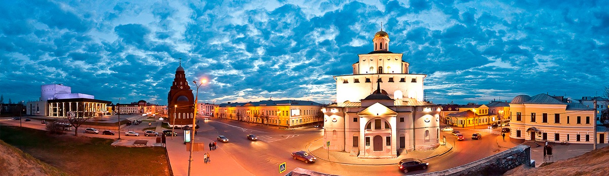 Володимир - адміністративний центр Володимирській області, один з найбільших туристичних центрів європейської частини Росії - розташований в центральному регіоні країни, переважно на лівому березі річки Клязьми, в 180 км на північний схід від Москви