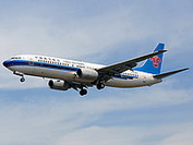 Парк літаків China Southern Airlines складають   Boeing 777   ,   Boeing 747   ,   Boeing 757   ,   Boeing 737   і Airbus A330, Airbus A321,   Airbus A320   , Airbus A319, Airbus A300 і Airbus A380
