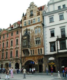 Целетна - одна з найстаріших вулиць чеської столиці, славилася плетеними булками, які тут пекли