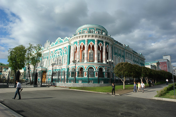 Подібних по архітектурі будівель немає більше не те що в Єкатеринбурзі, а й на всьому Уралі