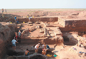 Археолог Дмитро Васильєв з Астраханського держуніверситету-один з керівників археологічної експедиції-о результатах розкопок говорить поки дуже обережно: