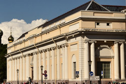На момент відкриття в Михайлівському палаці   російського музею   його збори складалося з 1880 творів, переданих сюди крім Ермітажу ще з Академії мистецтв і Імператорських палаців