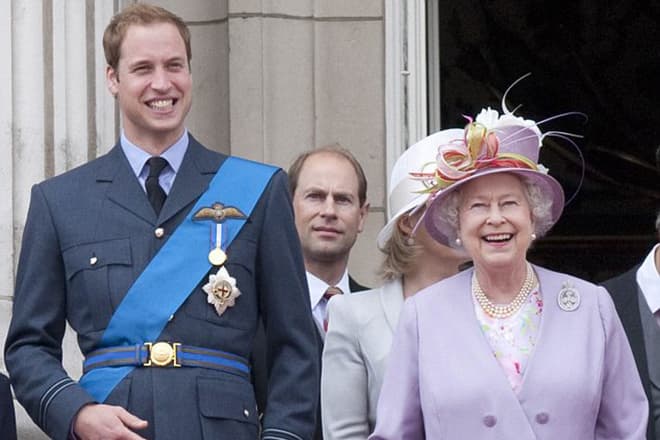 Герцог Кембриджський представляв королеву Єлизавету II на урочистих заходах в Новій Зеландії, присвячених 60-ій річниці закінчення Другої світової війни, а також працював в управлінні сільським маєтком і в різних фінансових установах