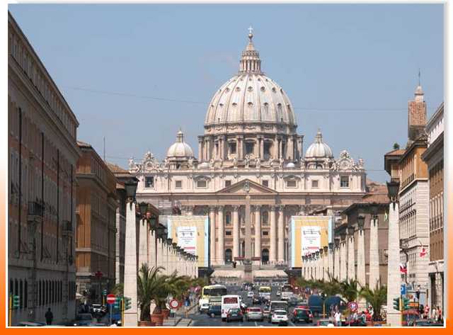 Собор Святого Петра у Ватикані - найвеличніший храм у всьому християнському світі