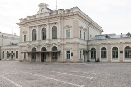 Пшемисль-Головний - це найбільша і найважливіша пасажирсько-вантажний станція в Підкарпатському воєводстві