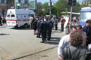 Вибухи, які сталися в п'ятницю в Дніпропетровську, вибили всі інформаційні приводи, які до цього активно обговорювали в країні